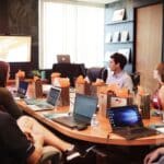 Six Sigma: Definition, Erklärung & Vorteile Teammeeting