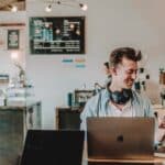 Mobiles Arbeiten – Definition, Vorteile & Tipps austin-distel-TluMvvrZ57g-unsplash