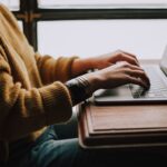 Mehr Kommunikation, weniger E-Mails christin-hume-mfB1B1s4sMc-unsplash-scaled