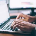 Social Media in der öffentlichen Verwaltung glenn-carstens-peters-npxXWgQ33ZQ-unsplash-scaled